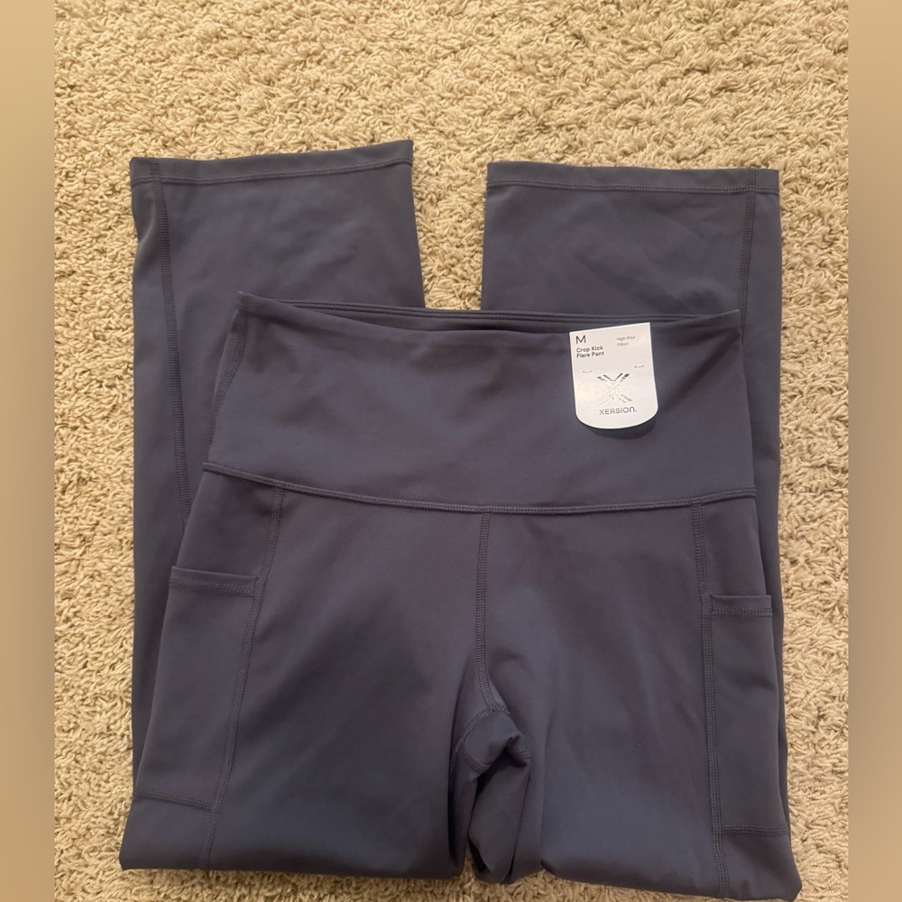Xersion crop kick flare pant  with pockets
